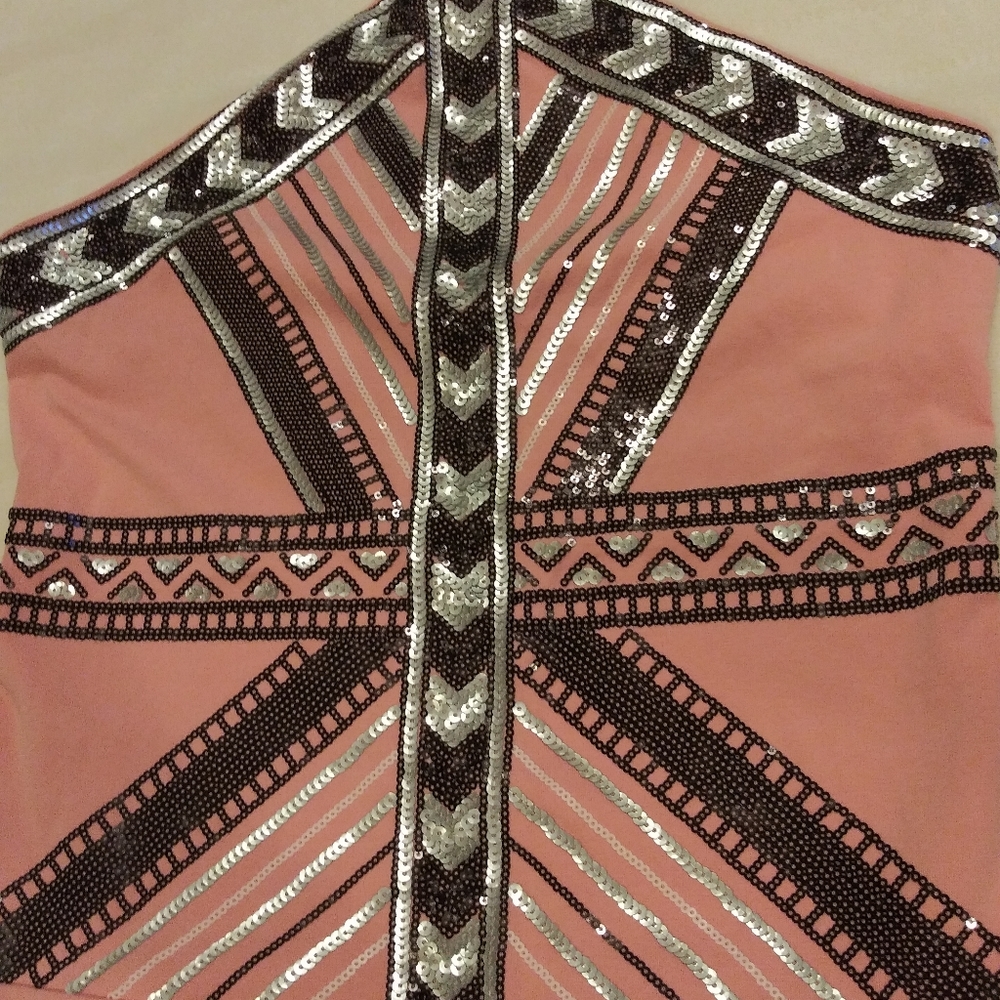 Express Sequenced Halter - Picture 2 of 5